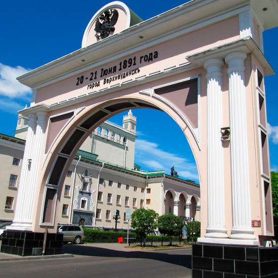 The triumphal arch «Tsarskie Vorota» (Royal Gates)